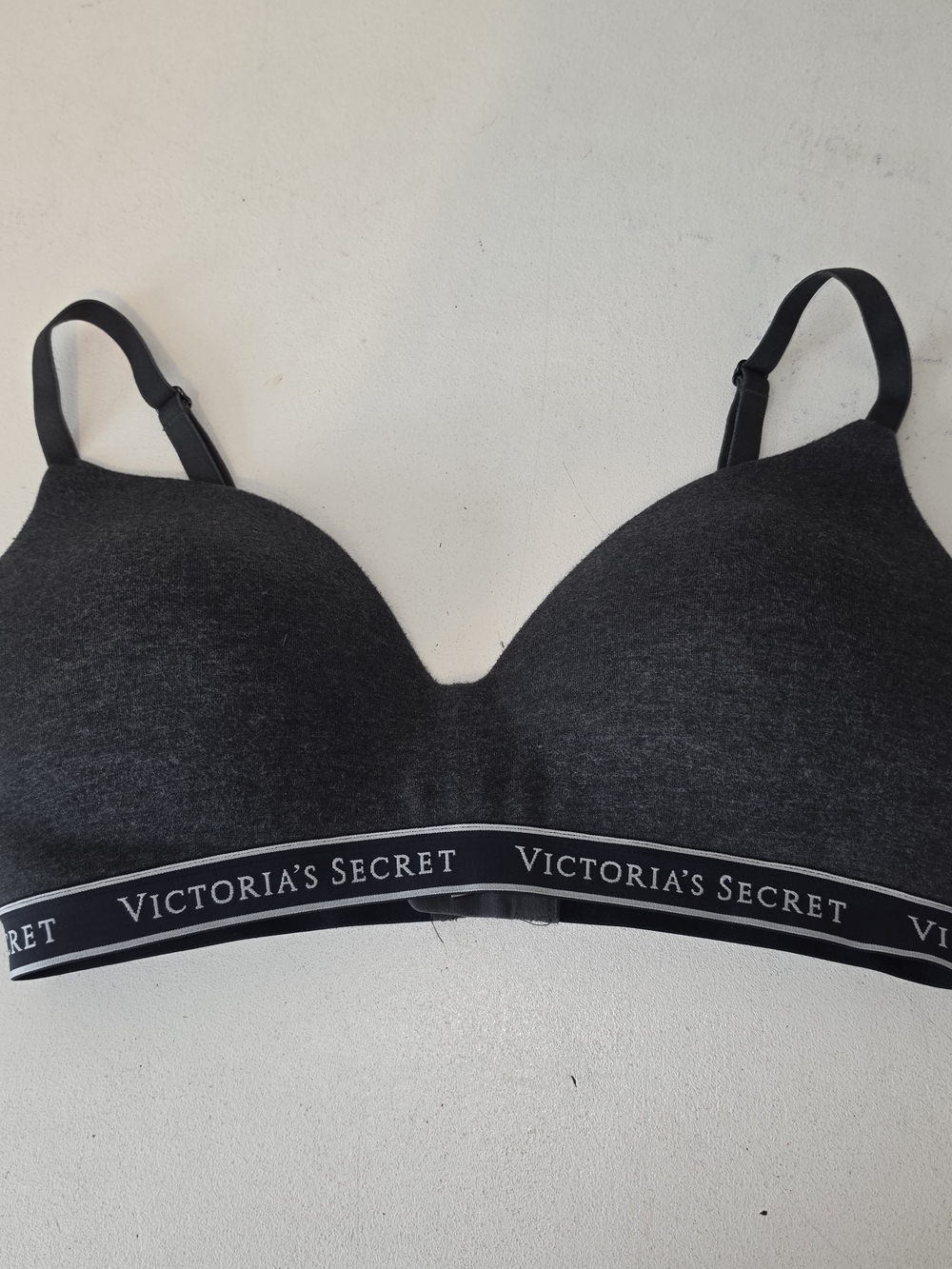 Victoria's Secret black bra with white logo band, size 36D #lingerie #padded